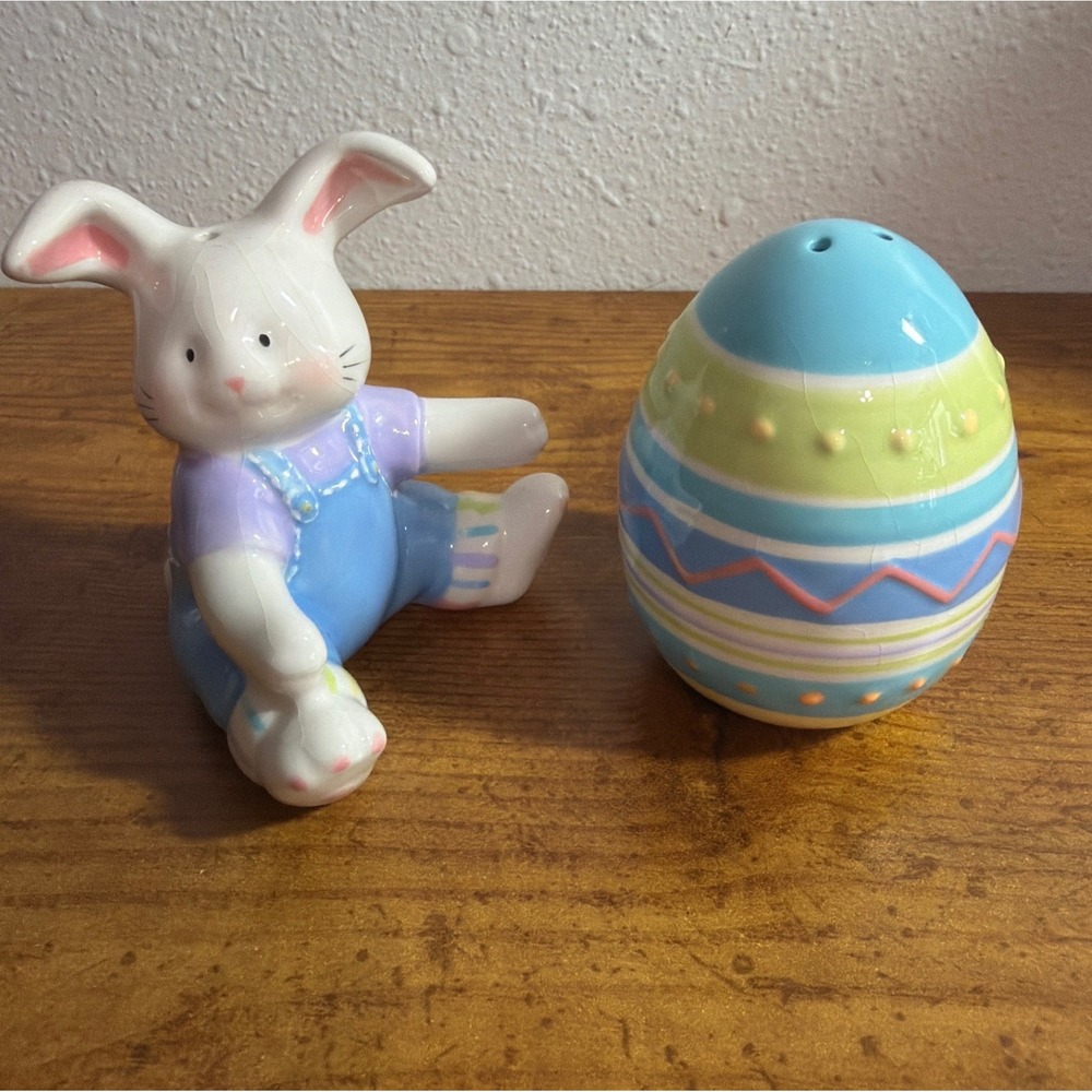 Vintage Easter Bunny and Egg Ceramic Salt and Pepper Shakers Set